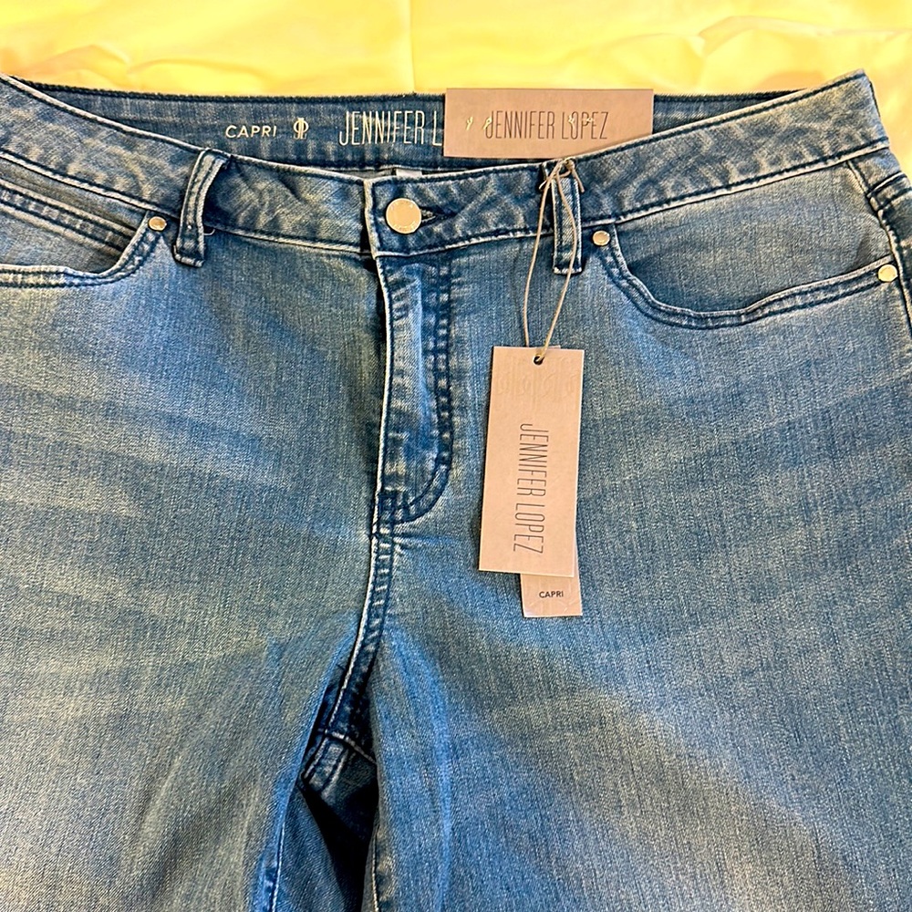 NWT Jennifer Lopez Denim Capris